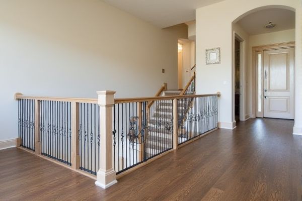 Double Railing vs. Single Railing: Which Is Better for Safety and Style?